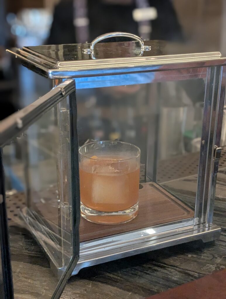 The Statesman cocktail at Zoe's Lounge, chateau laurier, cory contini