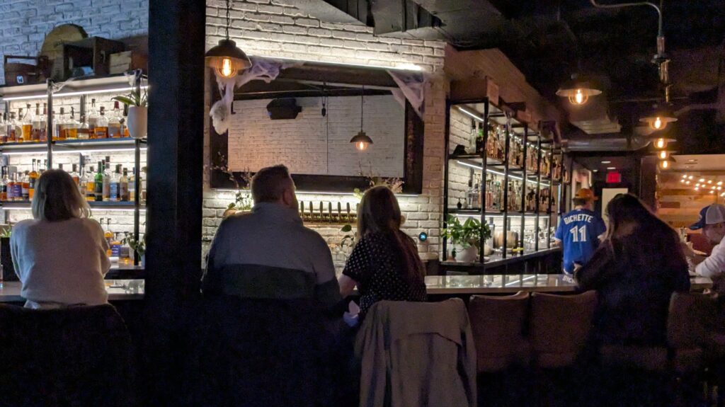 The bar at Lexington Ottawa
