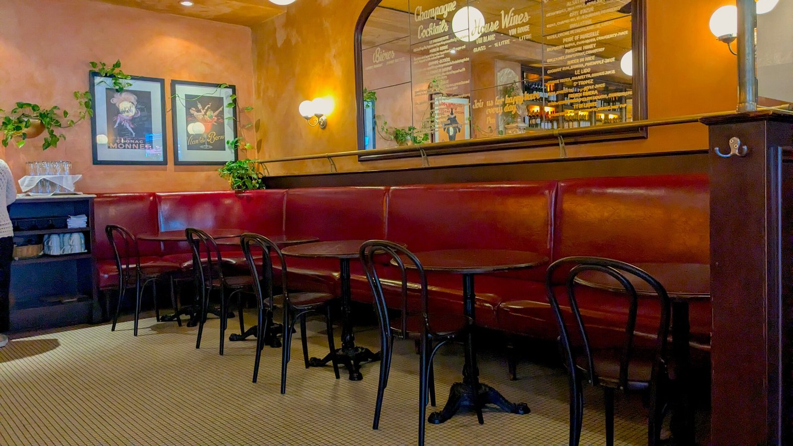 Metropolitain brasserie - dining area